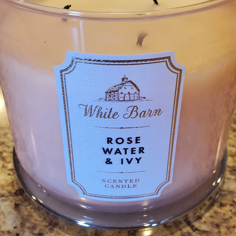 White Barn Rose water and Ivy candle